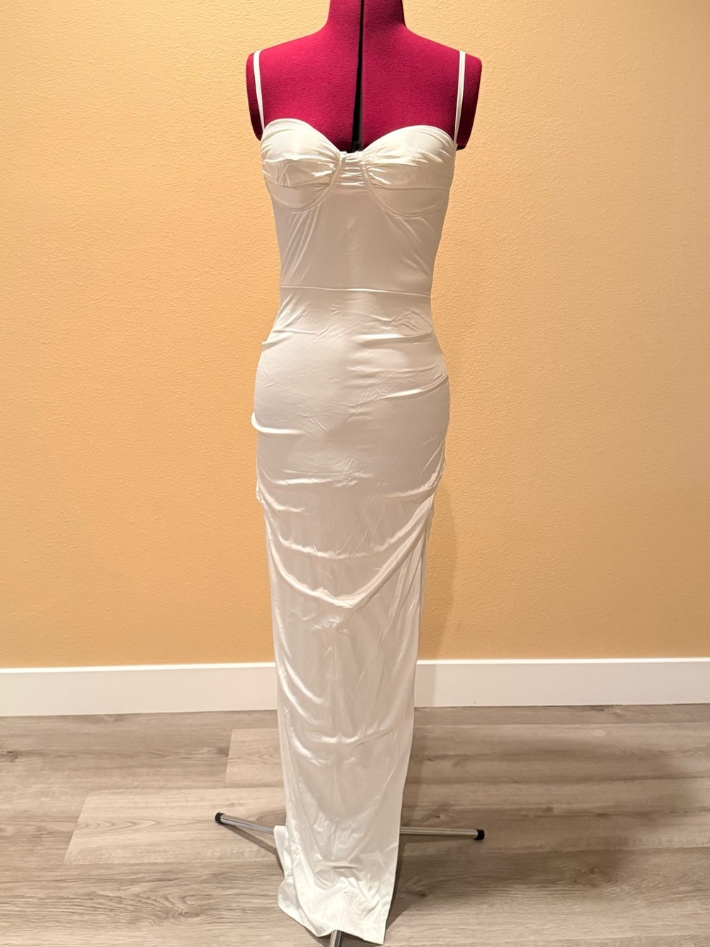 Elegant Strapless White Dress